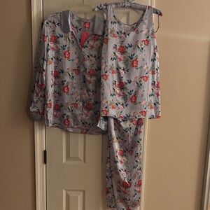 Floral Womans 3-Piece Pajamas Set